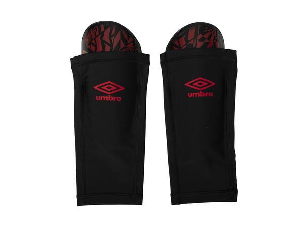 UMBRO Neo Shield Guard Sleeve Sort M Leggskinn med strømpe som har lomme 