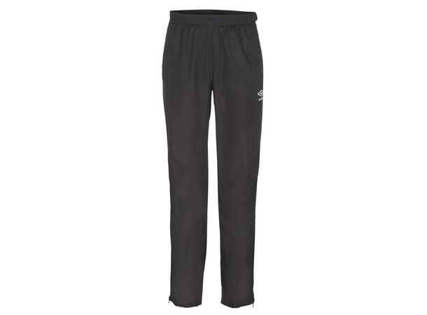 UMBRO Core Woven FZ Pant Sort XXL Microfiberbukse med glidelås langs siden 