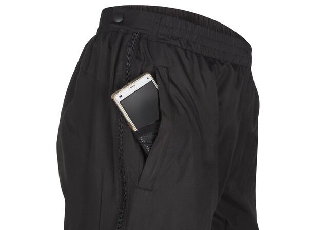 UMBRO Core Woven FZ Pant Sort XXL Microfiberbukse med glidelås langs siden 