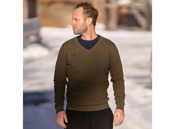 UMBRO Philip Knitted V-neck Grønn M Tynn, finstrikket fritidsgenser 