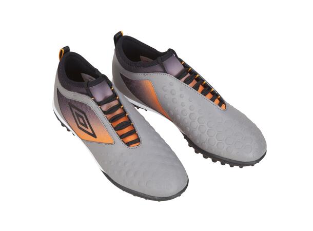 UMBRO UX Accuro II Premier TF Grå 40,5 Fotballsko med unikt knottesystem 