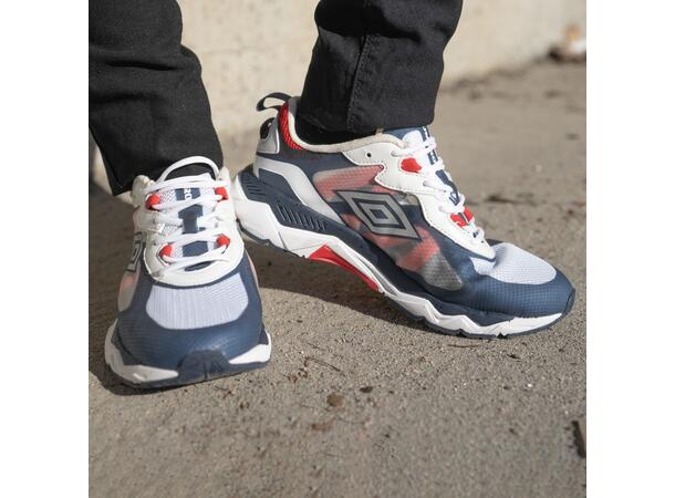 UMBRO Neptune 2.2 Hvit/Marine 40,5 Bumpy jogshoe sneaker 
