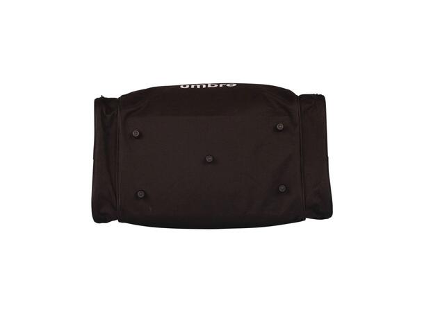 UMBRO Core Bag Sort 30L Liten og praktisk spillerbag